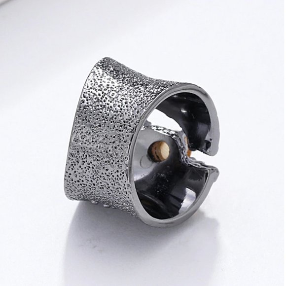 NEW Italian Jewelry Fissure Zircon Ring - Picture 7 of 13